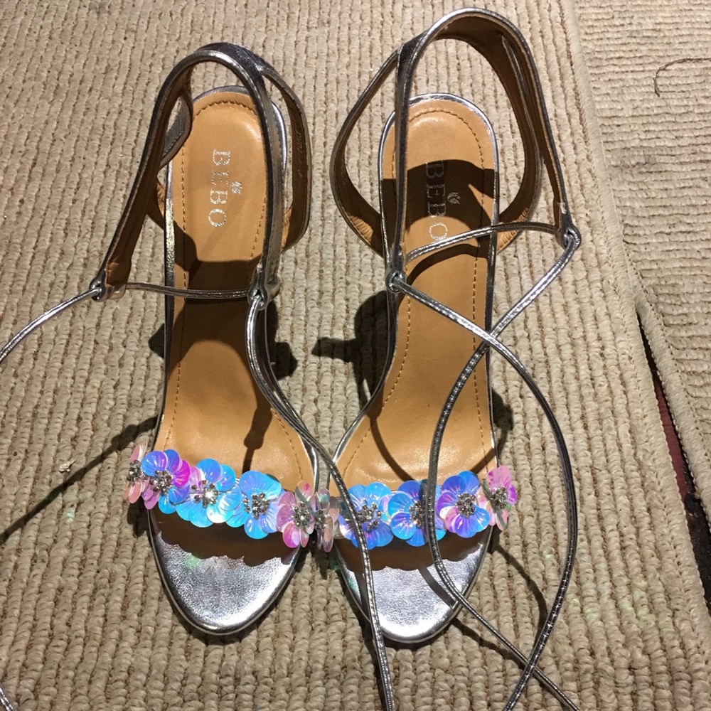 Iridescent Floral Silver-Metallic Heel